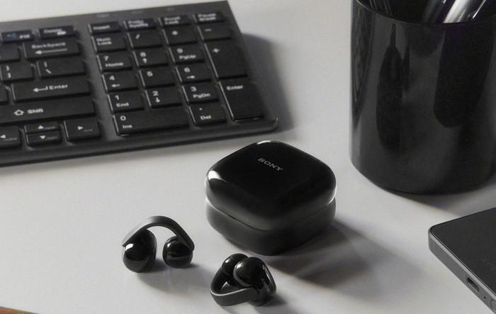 Sony Linkbuds Clip Schwarz produkt in gebrauch