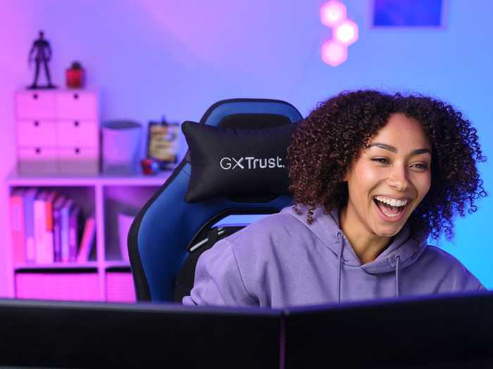 Trust GXT 714 Ruya Gaming-Stuhl Blau produkt in gebrauch