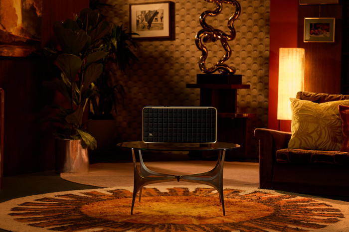 JBL Authentics 500 Duo Pack product in use