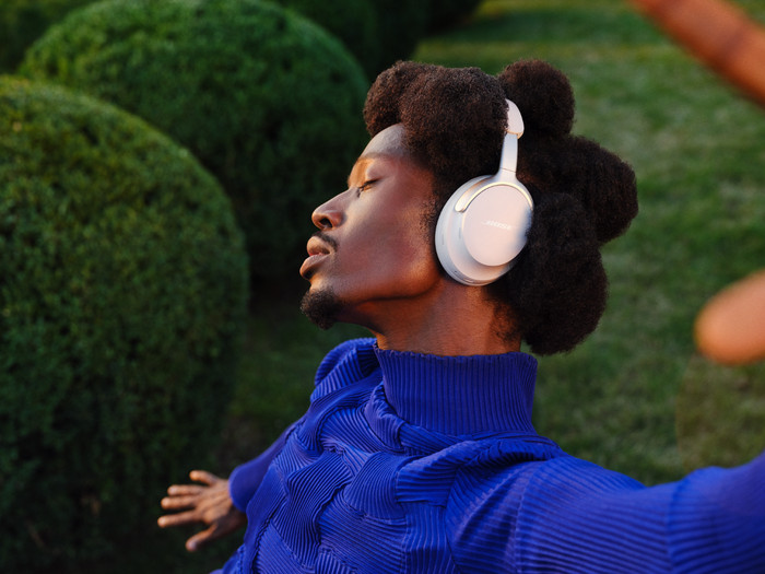 Bose QuietComfort Ultra Headphones White product in use