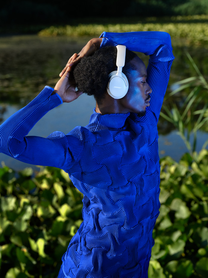 Bose QuietComfort Ultra Headphones White product in use