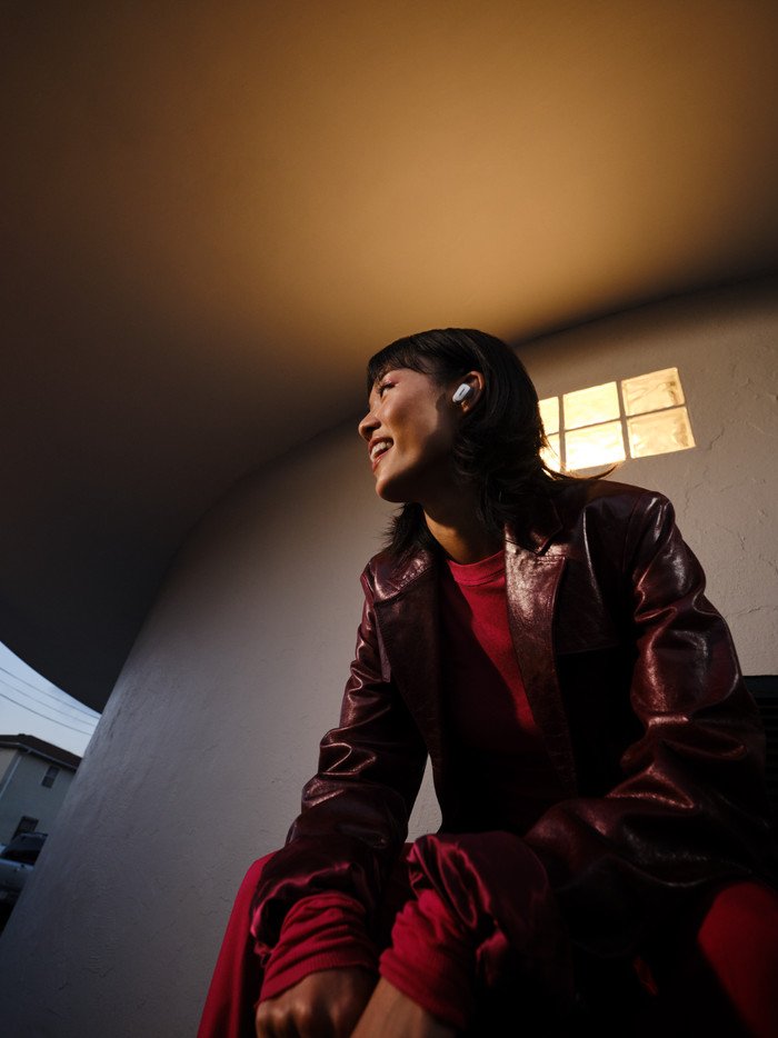 Bose QuietComfort Ultra Earbuds Weiß produkt in gebrauch