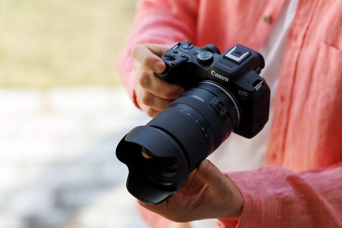 Tamron 17-70mm f/2.8 Di III-A VC RXD Canon RF product in use
