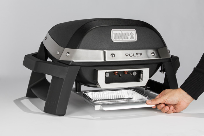 Weber Pulse 1000 product in use