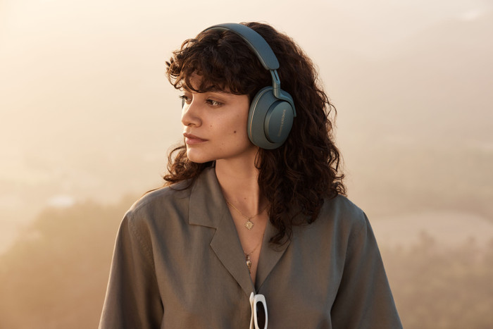 Bowers & Wilkins Px7 S2e Grün + BlueBuilt Power-Delivery-Ladegerät mit USB-C-Port 20 W Weiß visueller lieferant