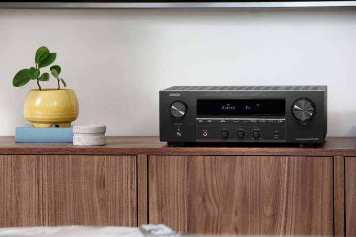 Denon DRA-900H Black product in use
