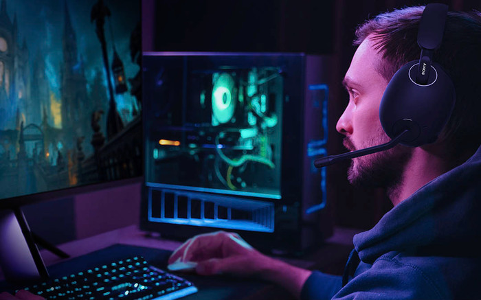 Sony Inzone H9 Gaming-Headset Schwarz PS4/5 und PC produkt in gebrauch