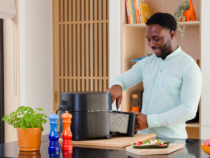 Veripart Heißluftfritteuse XXL + Zubehörset produkt in gebrauch