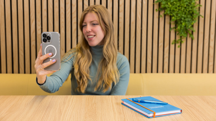 BlueBuilt Protective Backcover mit MagSafe iPhone 15 Pro Max Transparent visuelles Coolblue 2