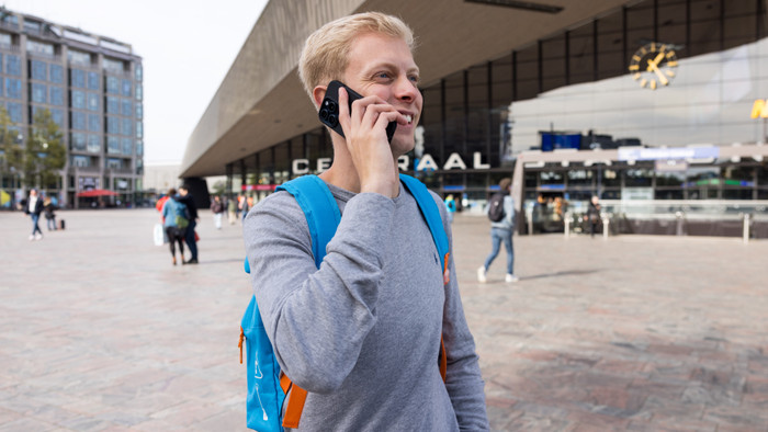 BlueBuilt Backcover iPhone 15 Pro Schwarz visuelles Coolblue 3