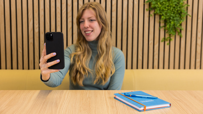 BlueBuilt Backcover iPhone 15 Plus Schwarz visuelles Coolblue 2