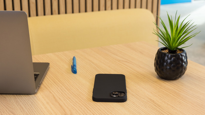 BlueBuilt Backcover iPhone 15 Plus Schwarz visuelles Coolblue 1