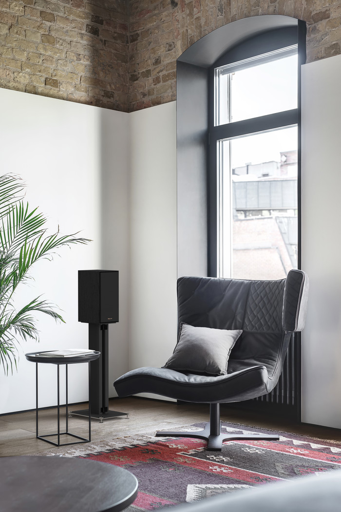 Klipsch R-40M (pair) product in use