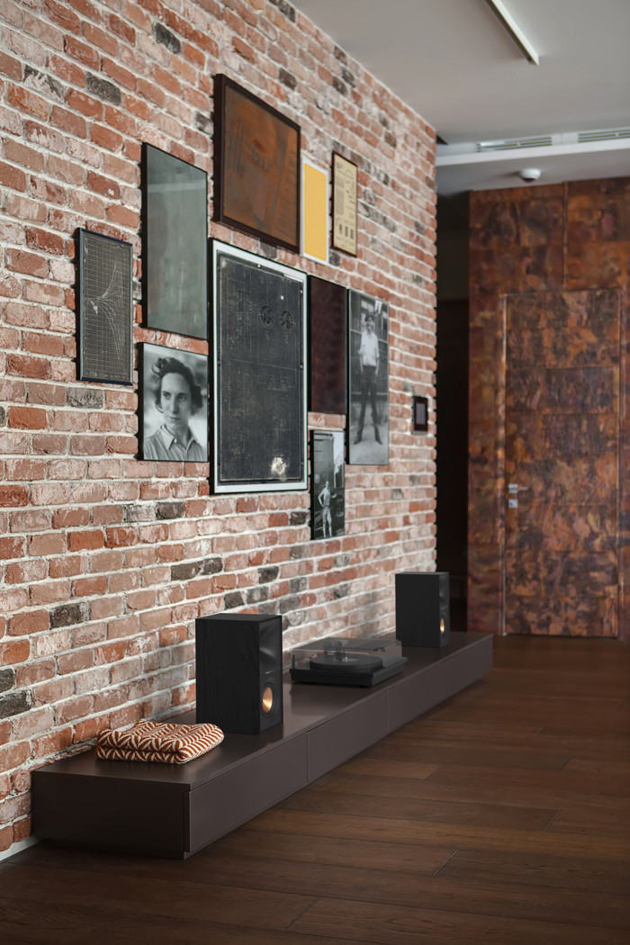 Klipsch R-40M (pair) product in use