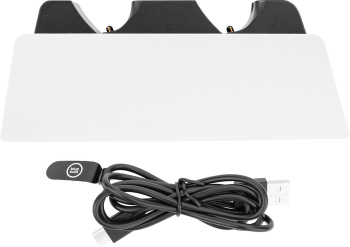 Kablloser Controller Sony PlayStation 5 DualSense Grey Camo + BlueBuilt-Ladestation produkt in gebrauch