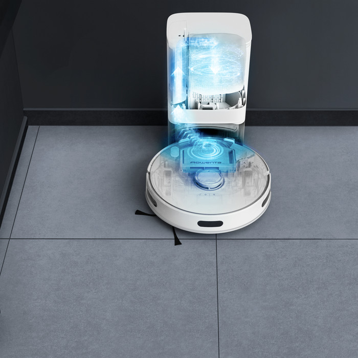 Rowenta X-Plorer Series 75 S+ RR8587 product in use