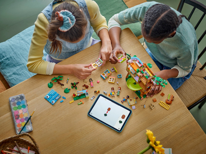 LEGO Friends Baumhaus 42652 produkt in gebrauch