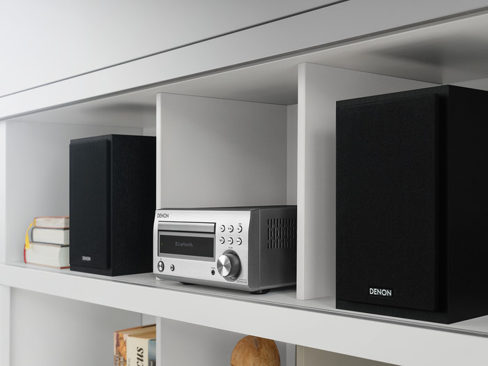 Denon D-M41DAB Silver/Black product in use
