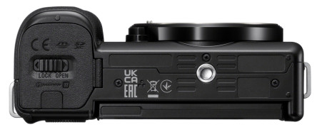 Sony ZV-E 10 + E PZ 16-50mm f/3.5-5.6 OSS unten