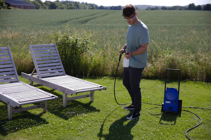 Nilfisk Core 125-5 Home Pack product in use