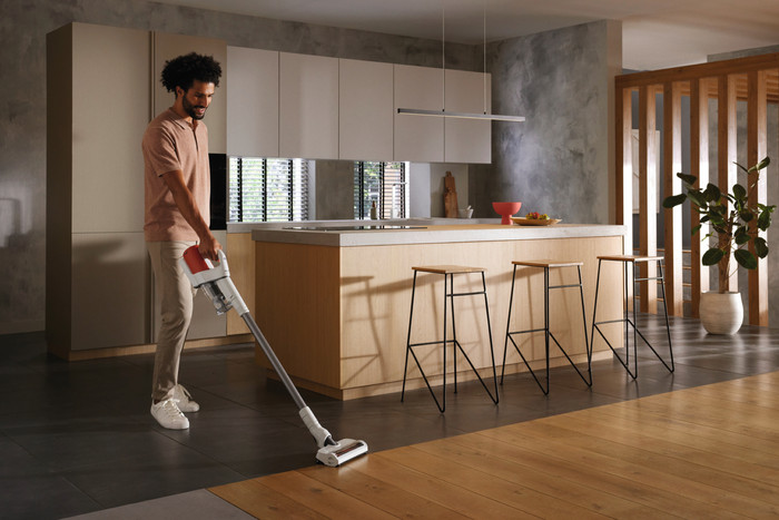 Miele Duoflex HX1 Terra Red product in use