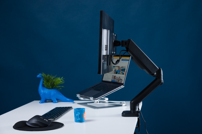 BlueBuilt Monitor Arm Mechanical Spring for 1 Monitor product in use