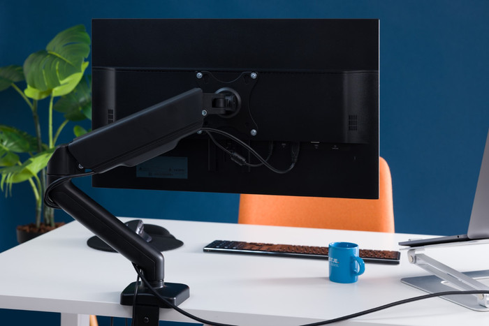 BlueBuilt Monitor Arm Mechanical Spring for 1 Monitor product in use