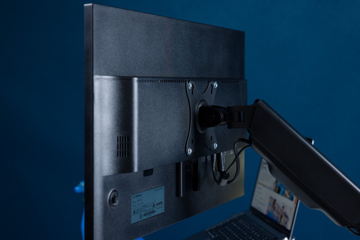 BlueBuilt Monitor Arm Mechanical Spring for 1 Monitor product in use