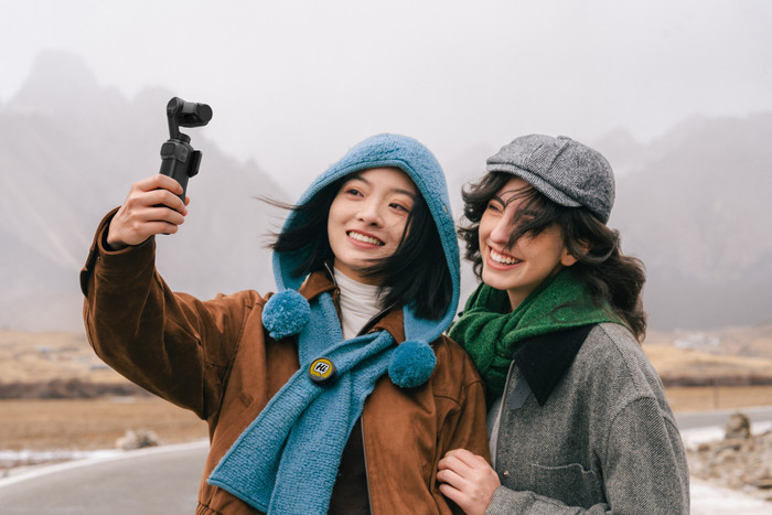 Insta360 Luna Ultra Schwarz produkt in gebrauch