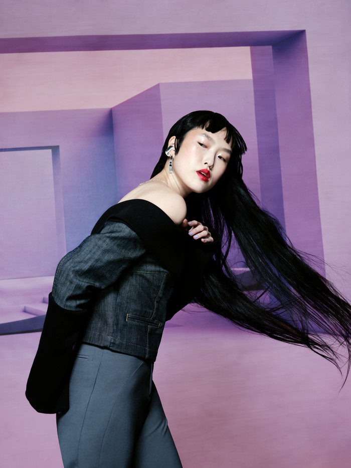 Bose Ultra Open Earbuds Weiß produkt in gebrauch