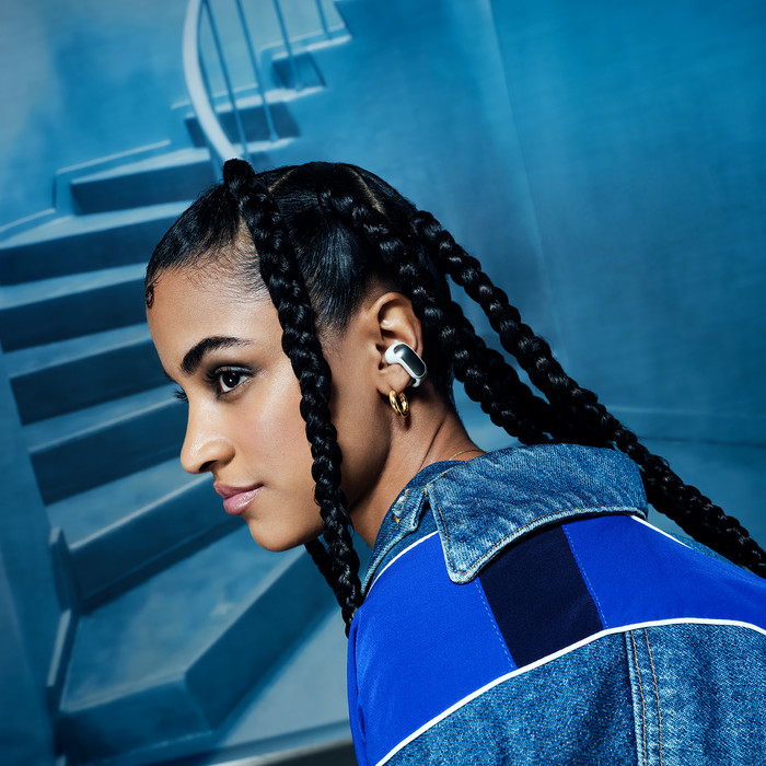 Bose Ultra Open Earbuds Weiß produkt in gebrauch