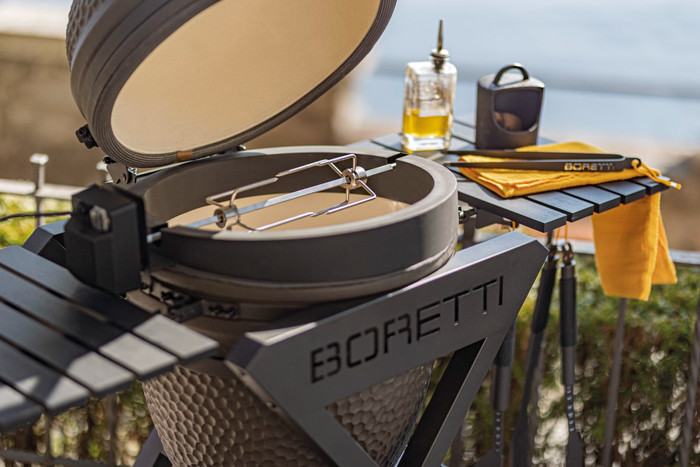 Boretti Ceramica Medium Rotisserie product in use