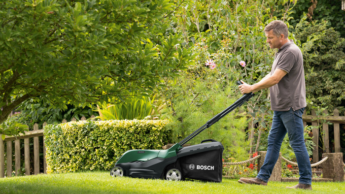 Bosch AdvancedRotak 36V-44-750 product in use