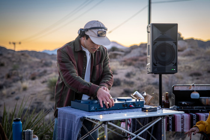 AlphaTheta Omnis-Duo produkt in gebrauch