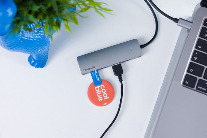 BlueBuilt 4-Port USB-A/C 3.0 Hub product in use