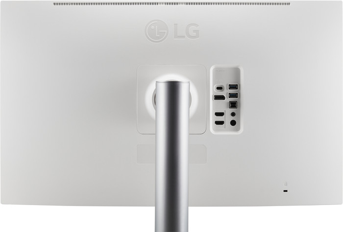 LG UltraFine 27UQ850V-W detail