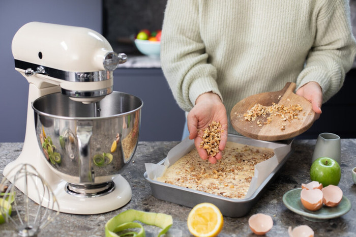 KitchenAid 5KSM185PSEAC Almond Cream product in use