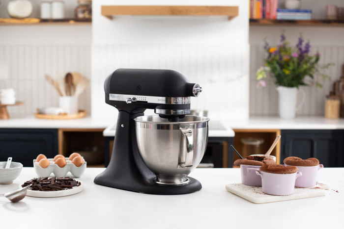 KitchenAid 5KSM185PSEBK Gusseisen Schwarz produkt in gebrauch