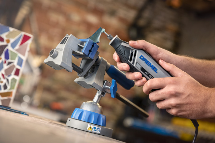 Dremel 4250 JA + 35-teiliges Zubehörset produkt in gebrauch