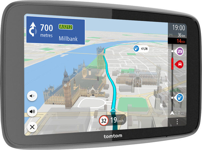 TomTom Camper Max World front