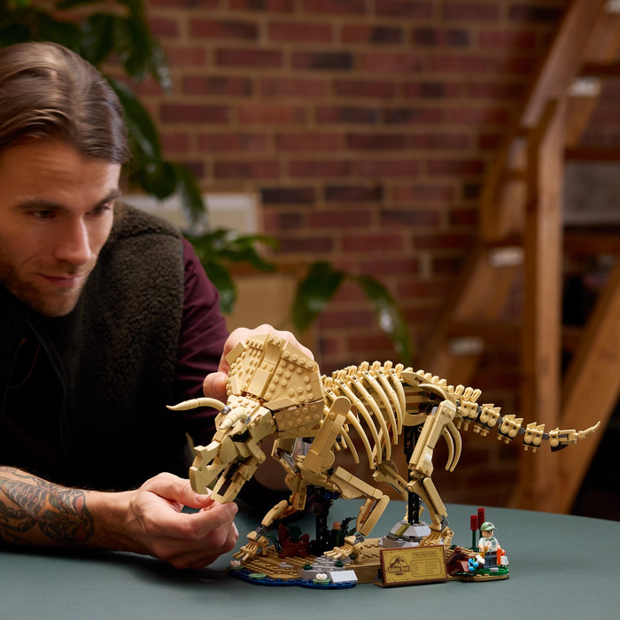 LEGO Jurassic World Dinosaur Fossils Triceratops 77985 product in use