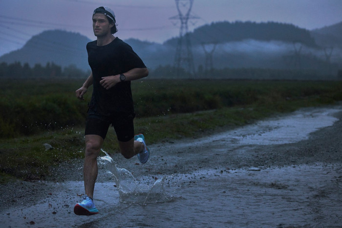 Garmin Forerunner 255 Music Black product in use