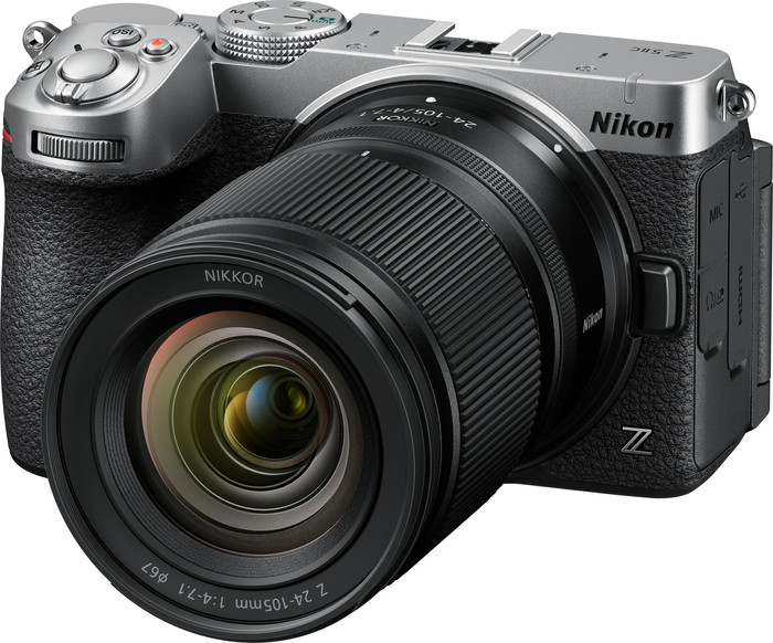 Nikon Z5IIC Silber + 24-105mm f/4-7.1 linke seite