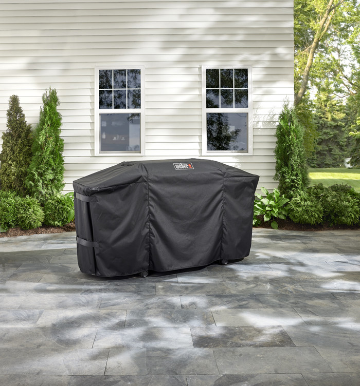 Weber Premium Cover Slate GPD 76cm product in use