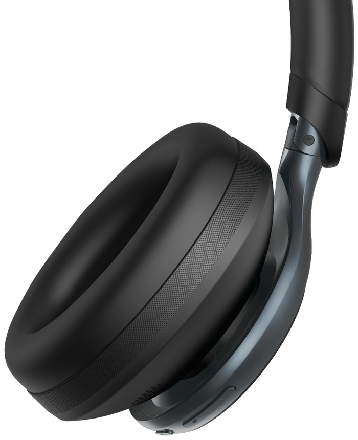 Soundcore Space One Schwarz + BlueBuilt Quick-Charge-Ladegerät mit USB-A-Port 18 W Schwarz detail