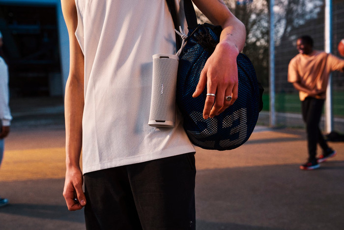 Sony ULT Field 1 Weiß produkt in gebrauch