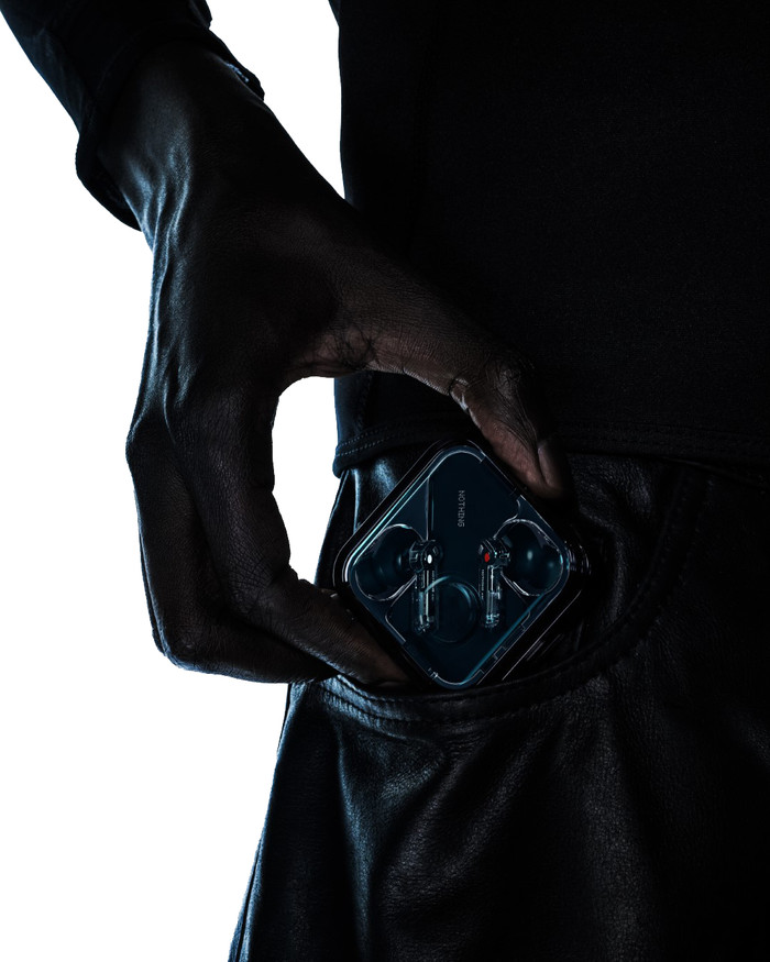 Nothing Ear Schwarz produkt in gebrauch