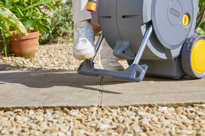 Hozelock Auto Reel Mobile 35m product in use