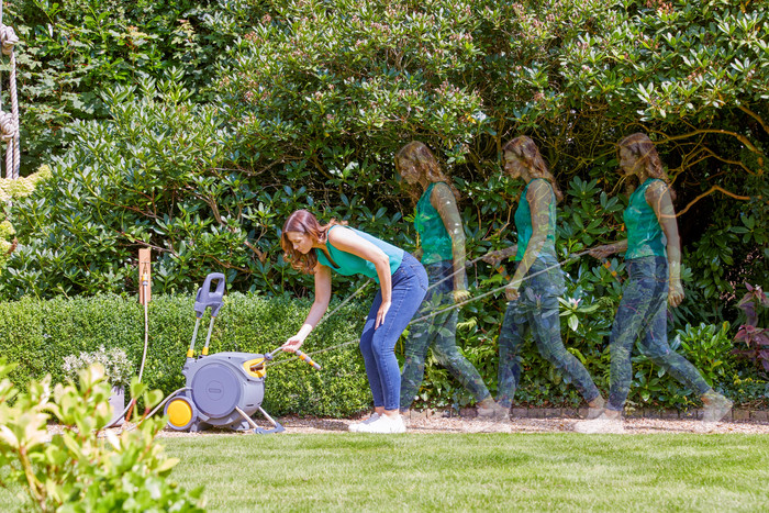 Hozelock Auto Reel Mobile 35m product in use