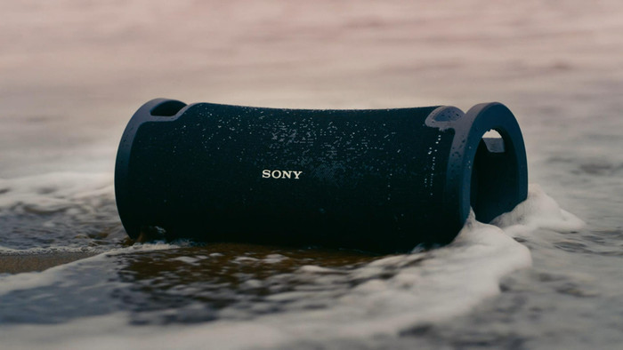 Sony ULT Field 7 Black product in use